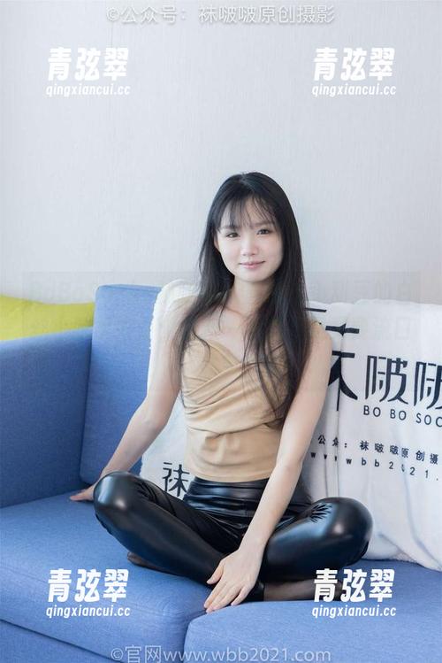 BoBoSocks袜啵啵-小甜豆 BoBoSocks袜啵啵 - 呜哇,小甜豆的白丝小腿又来了,更新一下是不是又要流口水?