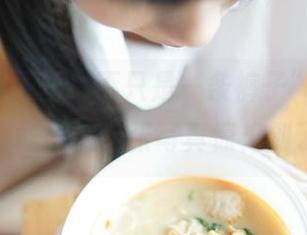 “ROSI蕾丝，不只是一条裤子”：所以，你准备好被这张写真惊艳到了吗？