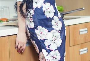 TouTiao头条女神 - 李丽莎的牛仔裤是魔法吗？永远不会腻的组合，图片更新！