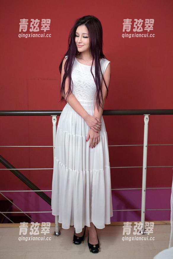 TuiGirl推女郎-胡允儿 TuiGirl推女郎 - 看了胡允儿的灰丝写真,决定暂时放弃健身了。