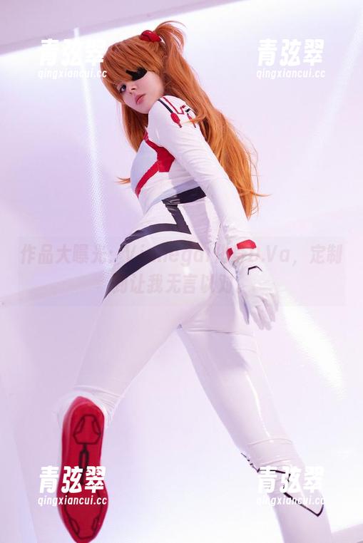 作品大曝光：Vinnegal化身D.Va，定制到让我无言以对。
