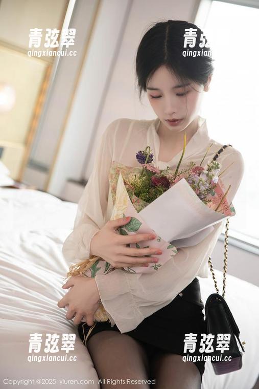 Xiuren秀人网-Carol周妍希 Xiuren秀人网 - 牛仔裤里的宇宙:Carol周妍希的写真,是不是该留给穿搭界的牛仔王者?