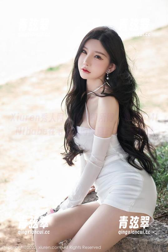 Xiuren秀人网-糯美子MINIbabe Xiuren秀人网 - 所见即所得,糯美子MINIbabe在毛衣里的随意时光,真妙啊
