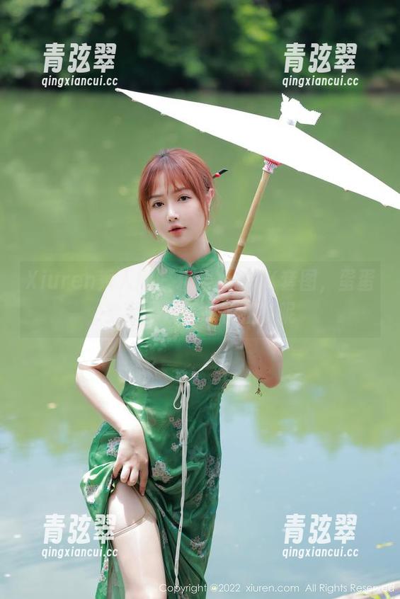 Xiuren秀人网-蛋蛋宝 Xiuren秀人网 - 糖果色的JK套图,蛋蛋宝可是拼了命在拍摄呢