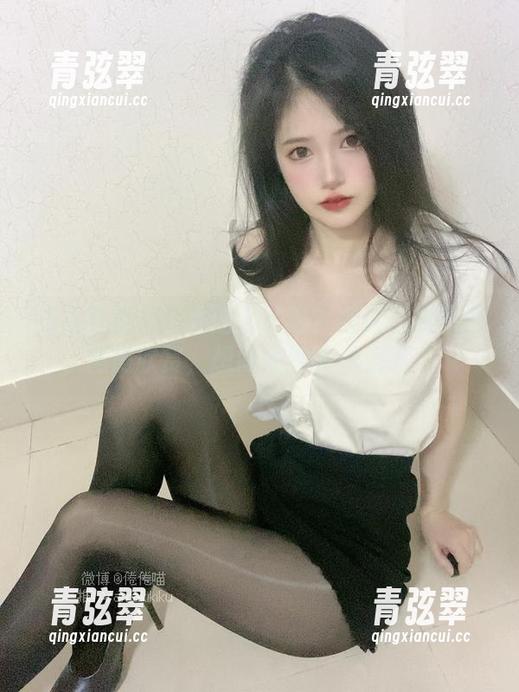 倦倦喵 这鱼骨胸衣也太迷人了吧?倦倦喵的原图慢慢欣赏,想问问她的想法呢。