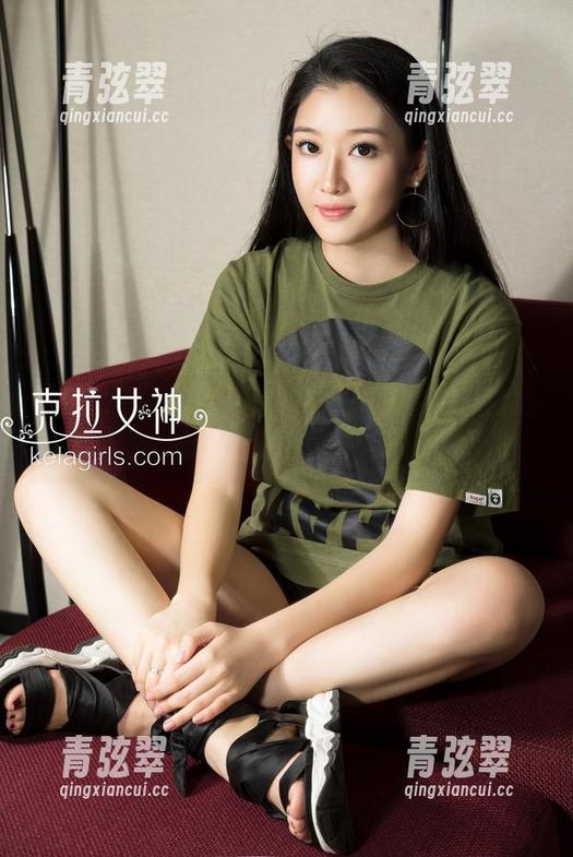 克拉女神-小芹 克拉女神 - 小芹日常私藏写真全集:你能发现几处“意外”?
