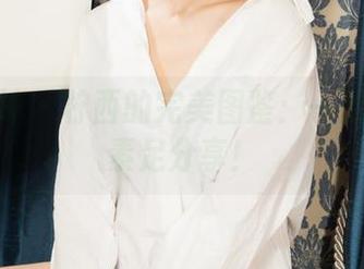 克拉女神 - 柠西的完美图鉴：一脸懵懂的素足分享！