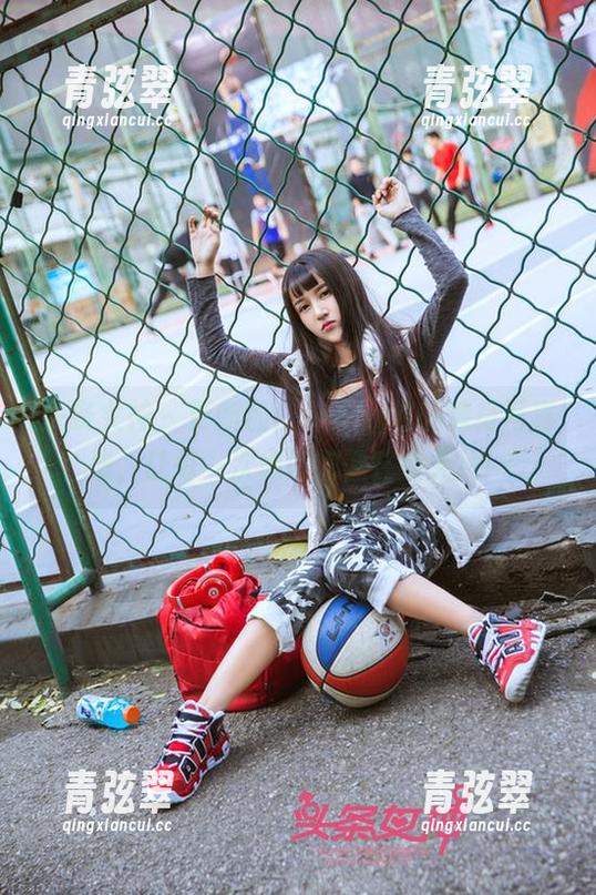 头条女神-JennyR 头条女神 - 更新啦!JennyR的健身写真集,让每一次练习都像在拍大片!