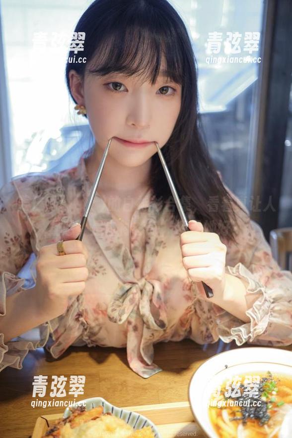姜仁卿(강인경)的白衬衫合集，看着真让人疑惑，是白衬衫好，还是她好？