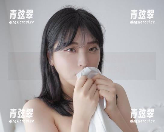 宋哈娜 谁能想到宋哈娜的“油亮”合集会激起我对审美的思考,分享一下,肉眼可见的光泽感。