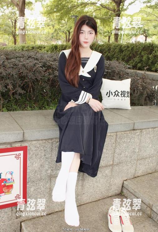 小众视觉-惠子 小众视觉 - 惠子的JK图集:穿上那套制服,慢慢地连我也想回到高中生的日子!