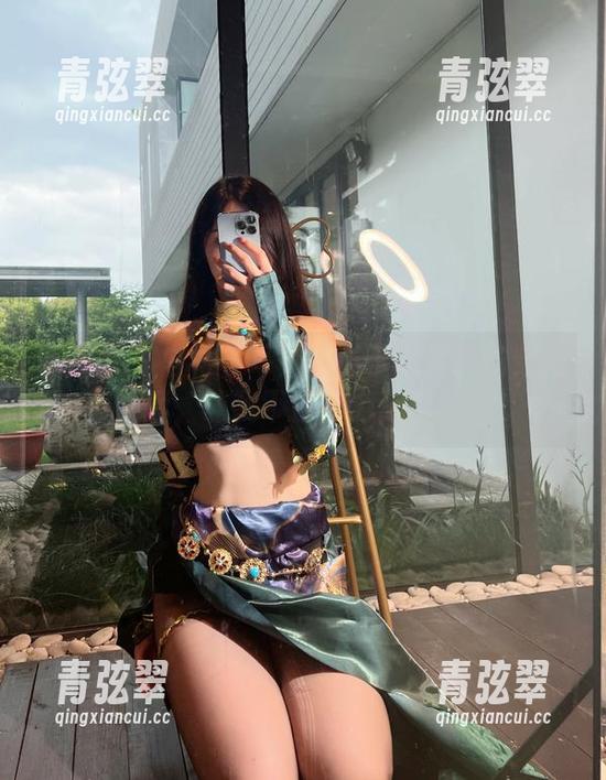 小玉吃果冻 微密圈 - 白衬衫写真:小玉吃果冻的穿搭经,让我不自量力想模仿