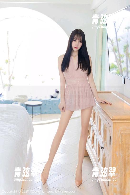 尤蜜荟-小海臀Rena 尤蜜荟 - 小海臀Rena的夏日图集:晒不黑的自信与微微的懒散