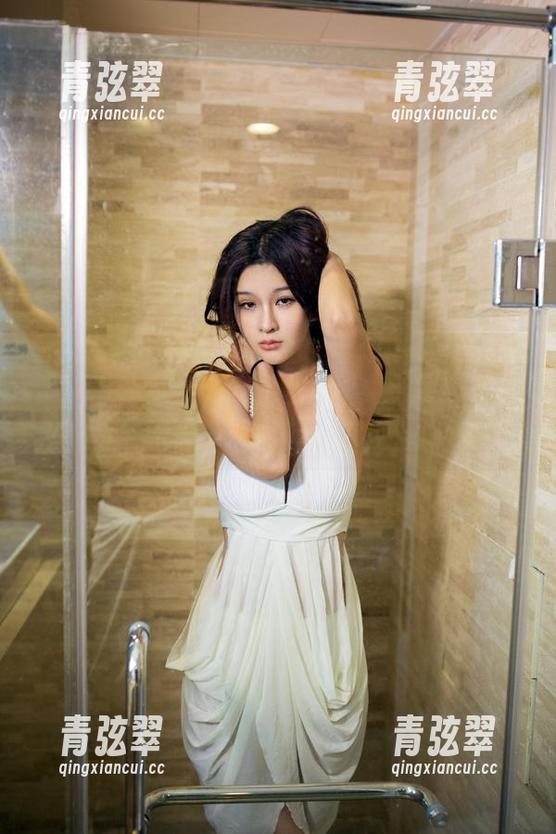 推女郎 - 林清儿的比基尼图集，竟然让我重新审视了游泳池的意义…