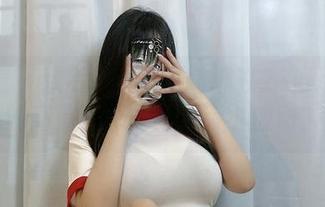 微密圈 - 默默注视是可馨耶在23号球服里的高清写真，内心有小波动？