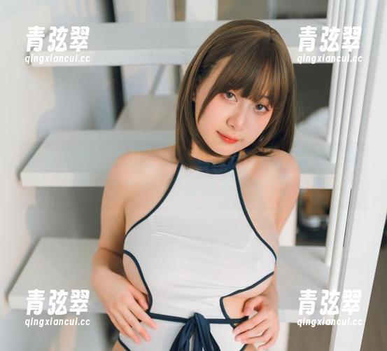 浅安安 这些免费图包不止是泳装,浅安安的眼神里藏着太多……你快来瞧瞧!