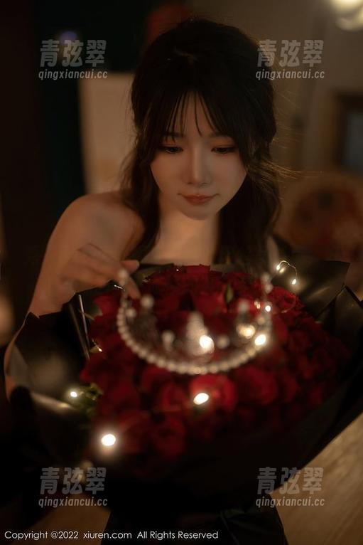 秀人网-大美媚京 秀人网 - 大美媚京和她的肉丝写真集,好像回到小时候的某个夏天?