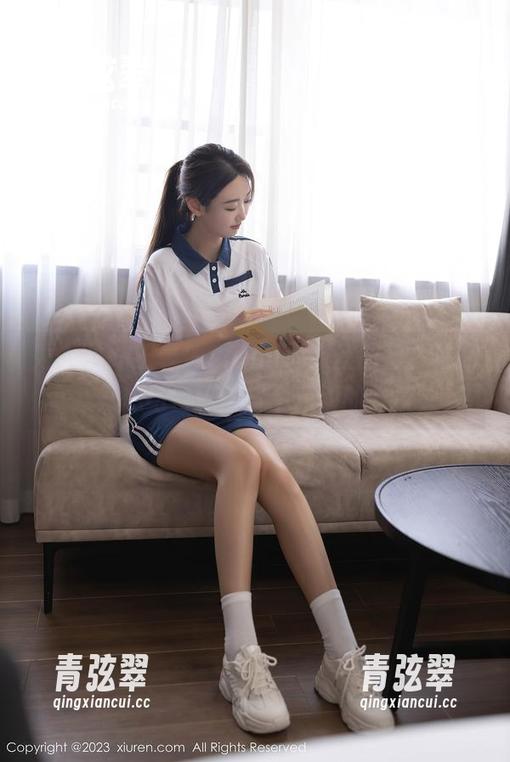 秀人网 - 王馨瑶yanni的灰丝图包，看完只想给自己安排个高清的梦！