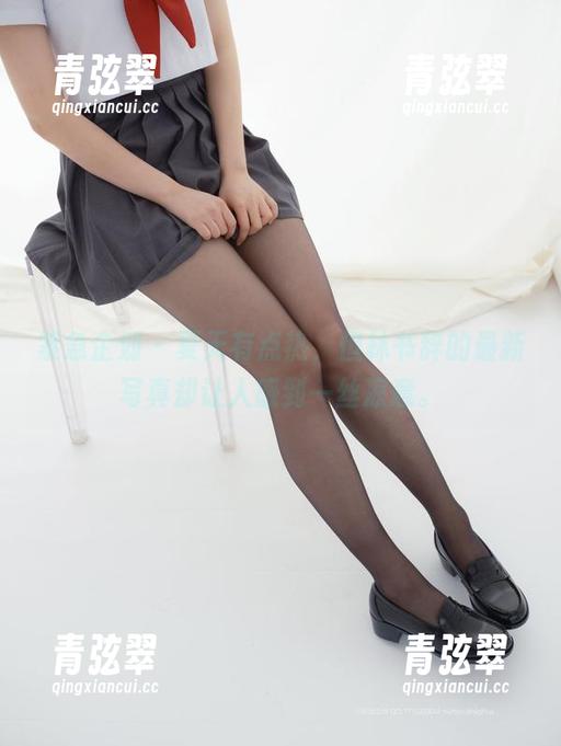 紧急企划-林书辞 紧急企划 - 夏天有点热,但林书辞的最新写真却让人感到一丝凉意。