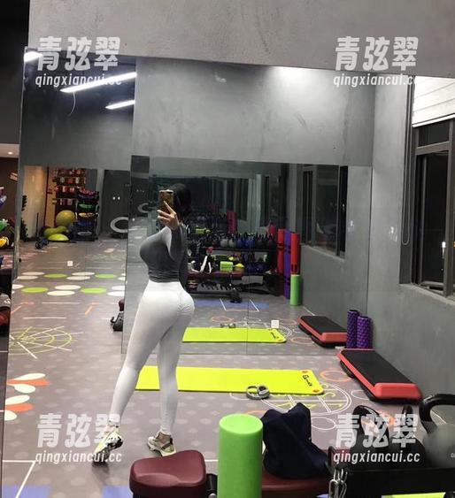 紫色哒豚豚 微密圈 - 兔女郎逆袭!最新图册看紫色哒豚豚的不同凡响。