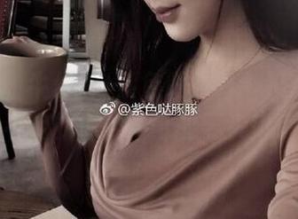 微密圈 - 牛仔裤+紫色哒豚豚=写真集，资源不足的小伙伴可能要失落了！