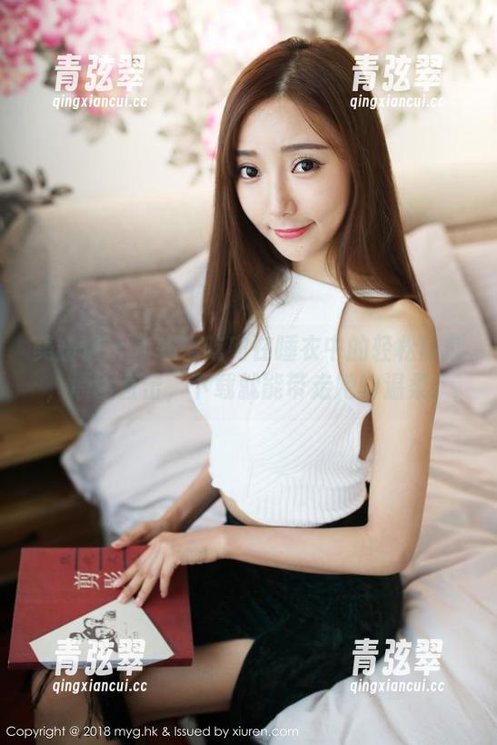 美媛馆-软软爱吃肉 美媛馆 - 软软爱吃肉在睡衣中的轻松时刻,原图直击,下载就能带走她的温柔。