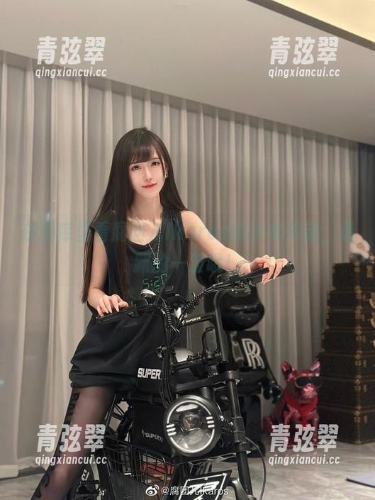 腐团儿Ikaros 在图库里看腐团儿Ikaros的少女灵魂,最新的一波哦!