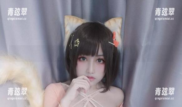 芊川一笑MNK 芊川一笑MNK的红裙cos,穿出了一种无形的张力。