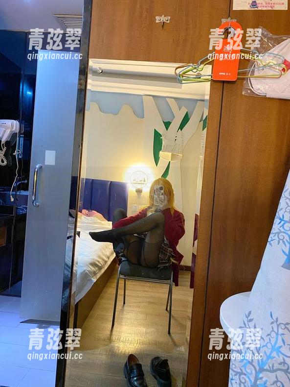 芋圆侑子 芋圆侑子:我能理解空姐的油亮,但是这个图册…?