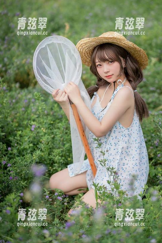 花铃Hana 花铃Hana的猩红护士cos,真让人忍不住想捉弄一番。