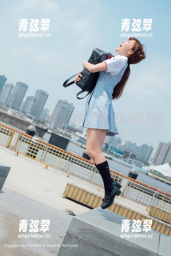 菠萝社-夏美酱 菠萝社 - 又见夏美酱,这次更新的皮衣作品,难道她打算走街头风?