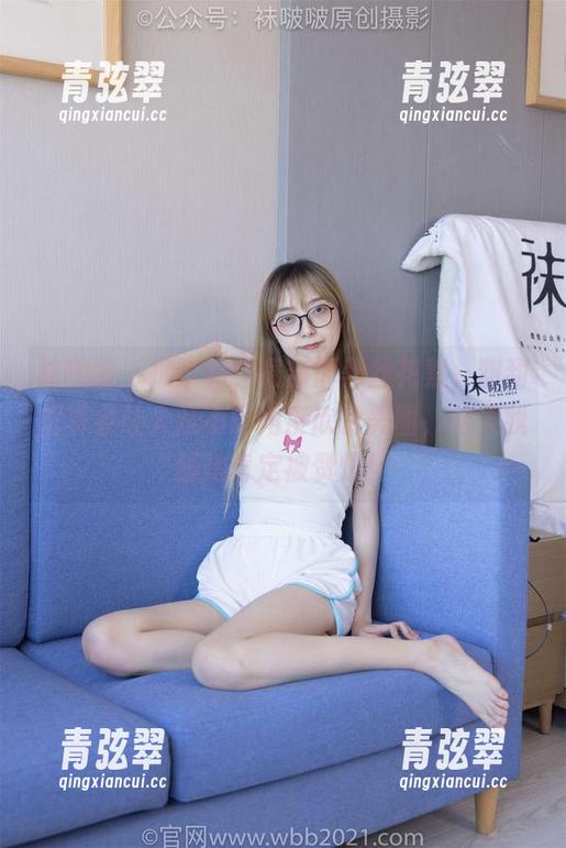 袜啵啵-甜甜圈 袜啵啵 - 报个到,最新厚黑丝花絮,甜甜圈真会让人从不同角度欣赏美图,结果我猜她肯定被赞爆!