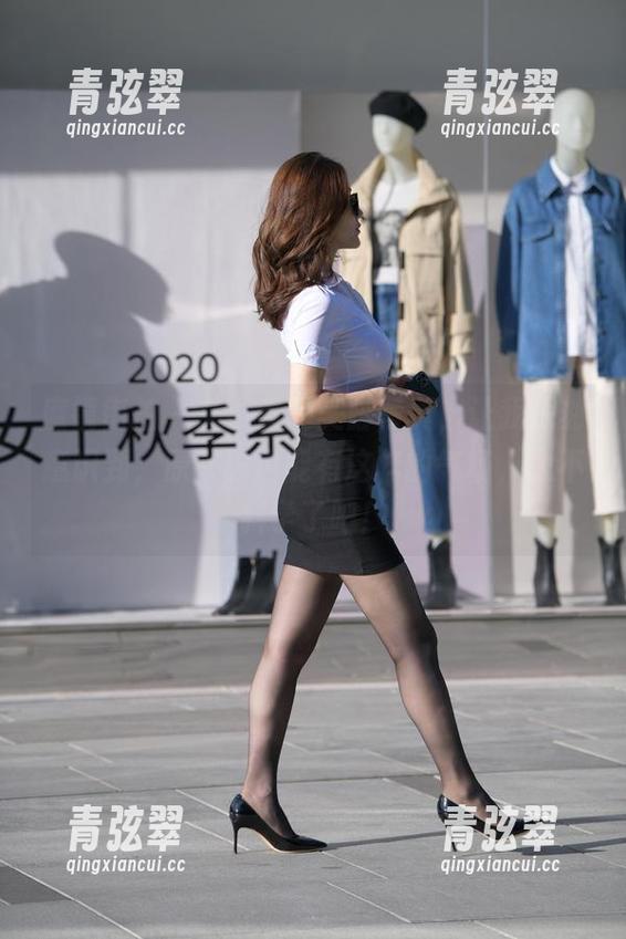魔镜街拍-艾小青 魔镜街拍 - 艾小青的美脚写真,让我深刻意识到,原来脚也能有这样的气场,太不科学了吧!